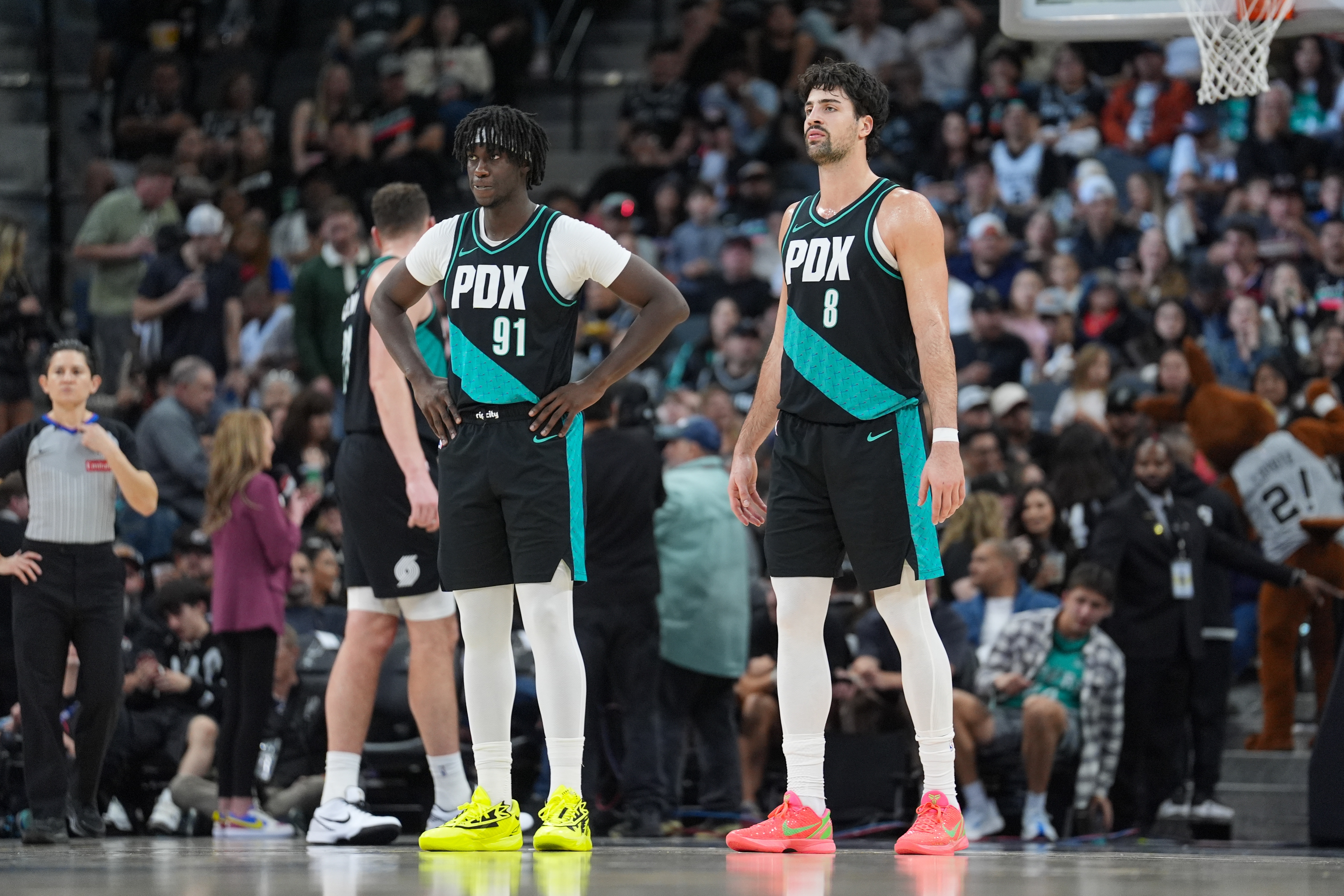 拓媒：球队的战绩在东部都进不了前十 进入附加赛也证明不了啥