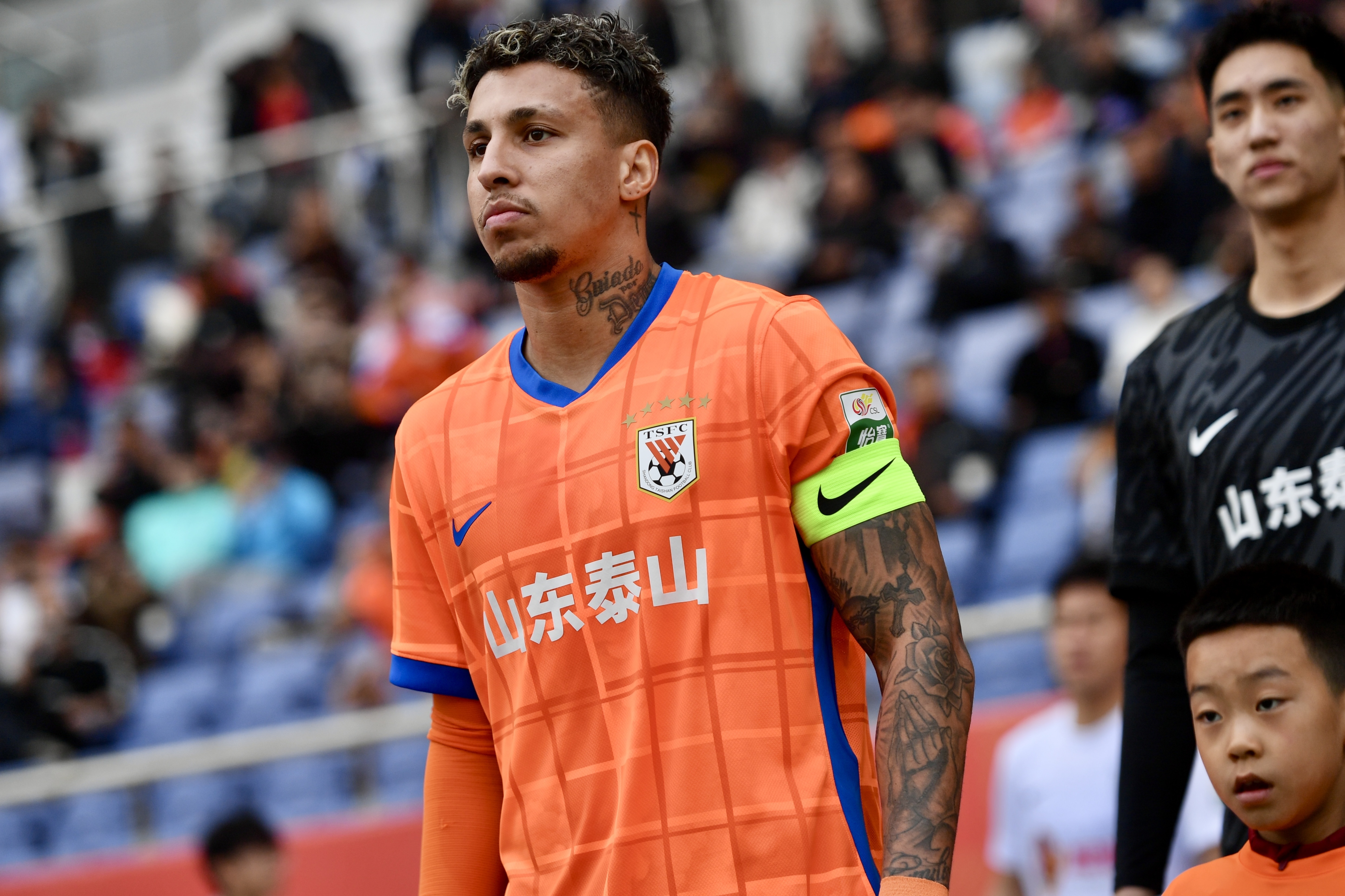 世界杯官方直播app下载-鲁媒：克雷桑已抵达中国，泰山队教练组给彭啸、陈泽仕一周假期