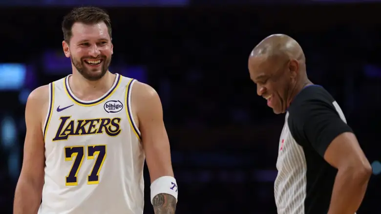 世界杯直播下载官网-又数钱了！官方：东契奇向裁判做不当且不职业手势 被罚5万美元